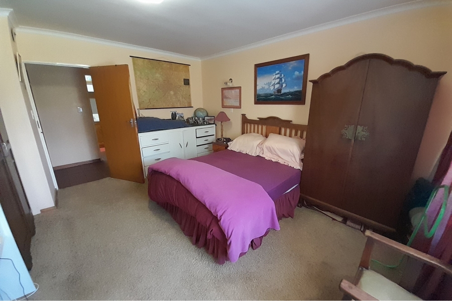 6 Bedroom Property for Sale in Wilderness Heights Western Cape